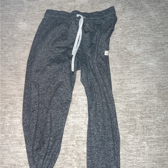 Vuori Performance Jogger - size xs - heather gray - pre owned - good condition - Picture 2 of 4